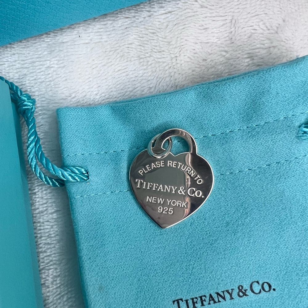 Tiffany & Co. Return to Tiffany Sterling Silver Heart Tag Pendant in sz Large
